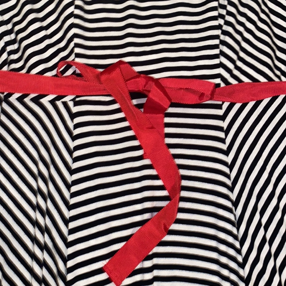 Black and white striped dress - Picture 3 of 9